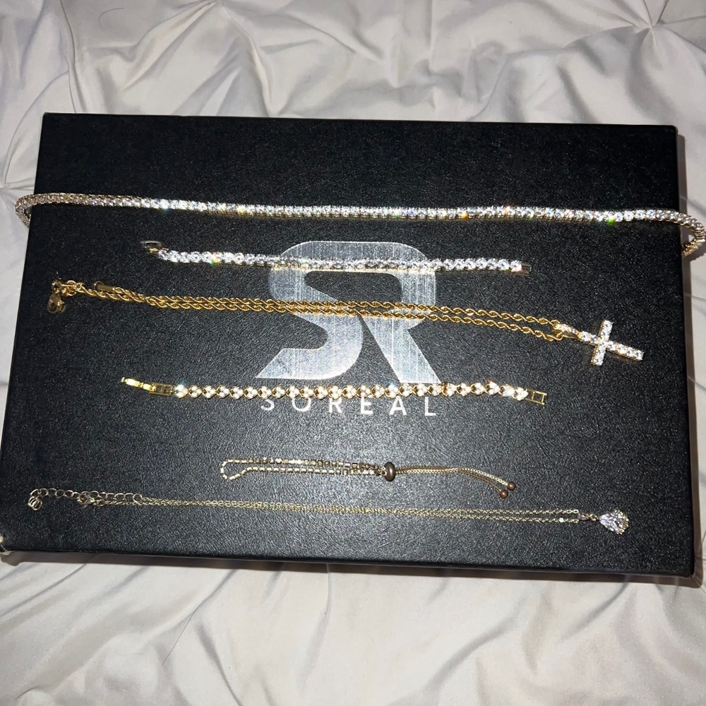 Six Pieces of Gold Jewelry